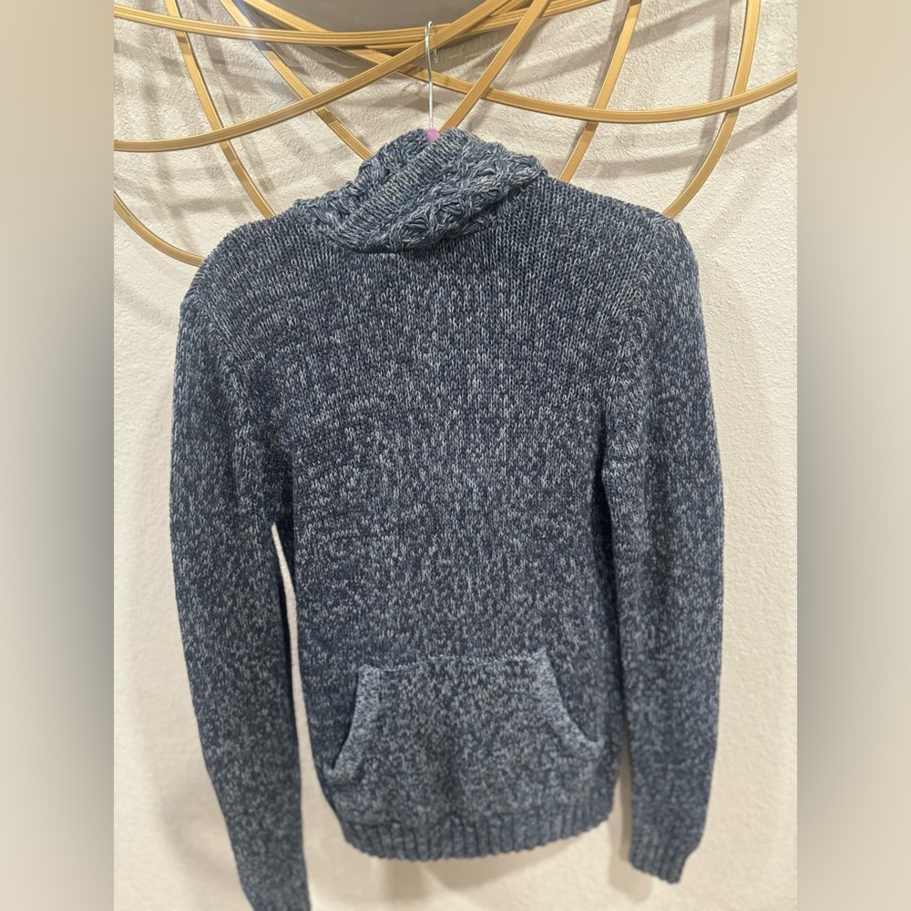 Hooded pullover sweater